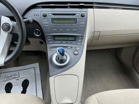 Used 2010 Toyota Prius Two FWD image 19
