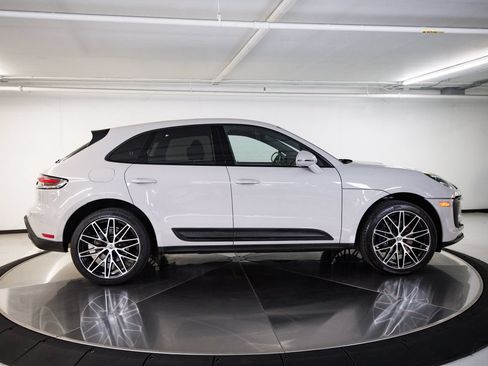 Certified 2023 Porsche Macan AWD/4WD image 8