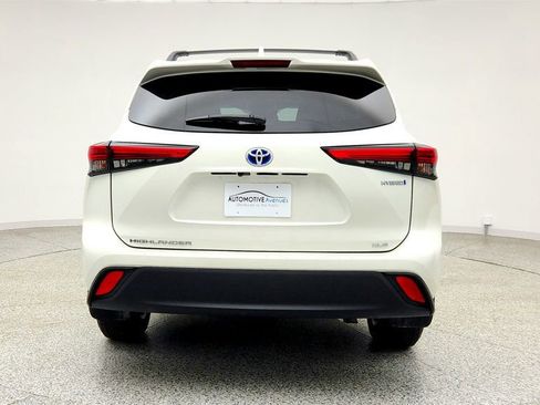 Used 2021 Toyota Highlander XLE image 6