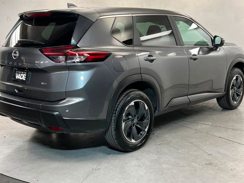 Used 2025 Nissan Rogue SV image 6