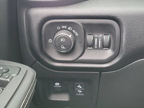 New 2026 RAM 1500 Laramie AWD/4WD image 13