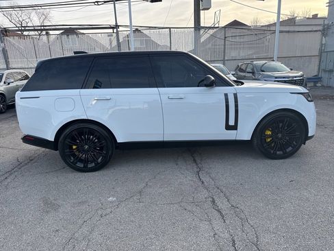 Used 2022 Land Rover Range Rover SE image 8
