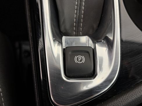 Used 2025 Buick Encore GX Preferred AWD/4WD image 24