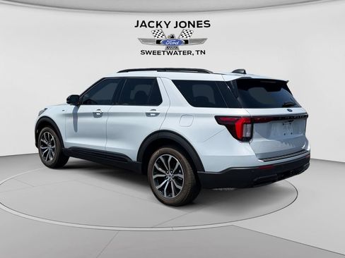 Used 2026 Ford Explorer ST-Line RWD image 3