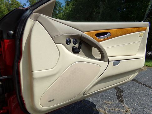 Used 2007 Mercedes-Benz SL 550 image 35