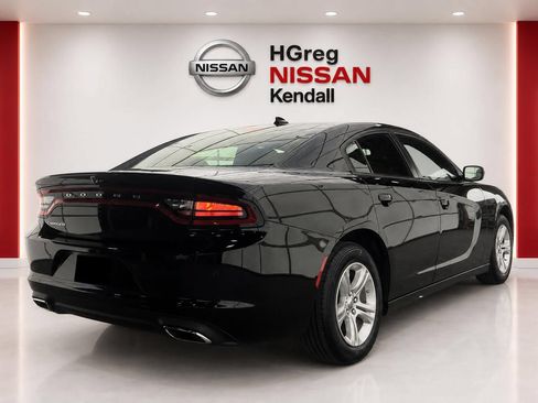 Used 2022 Dodge Charger SXT RWD image 4