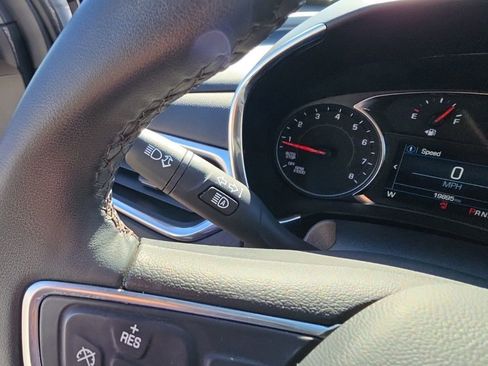 Used 2023 Chevrolet Equinox LT image 12