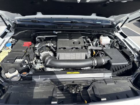 Used 2024 Nissan Frontier SL w/ Technology Package image 8