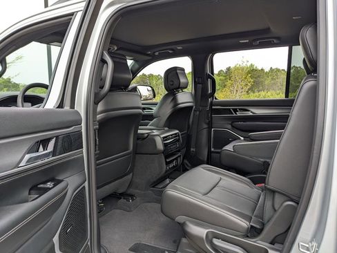New 2026 Jeep Grand Wagoneer 4WD w/ Premium Group I image 42