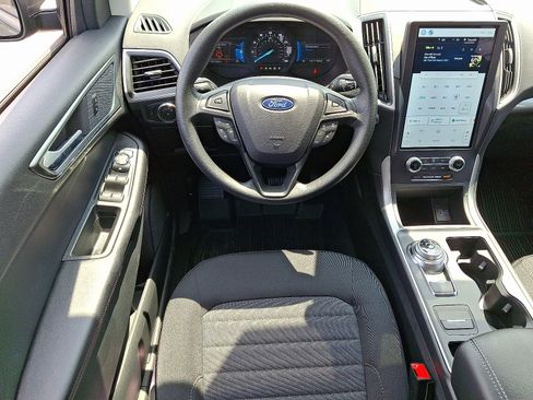 Used 2024 Ford Edge SE AWD/4WD image 12