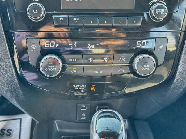 Used 2018 Nissan Rogue Sport SV AWD/4WD image 13