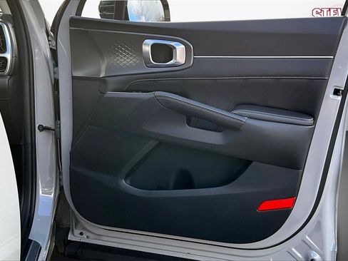 Used 2023 Kia Sorento SX image 27