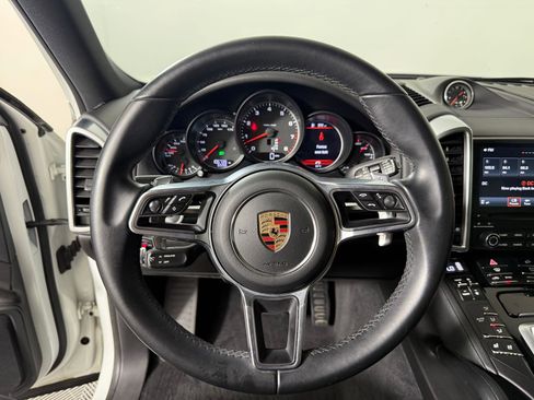 Used 2017 Porsche Cayenne Platinum Edition AWD/4WD image 16