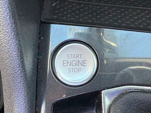 Used 2022 Volkswagen Tiguan SE R-Line image 23