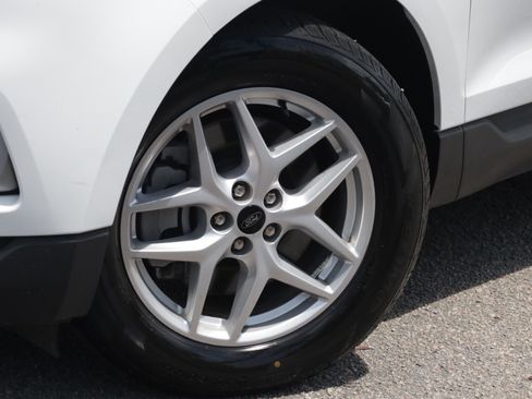 Used 2024 Ford Edge SEL AWD/4WD image 17