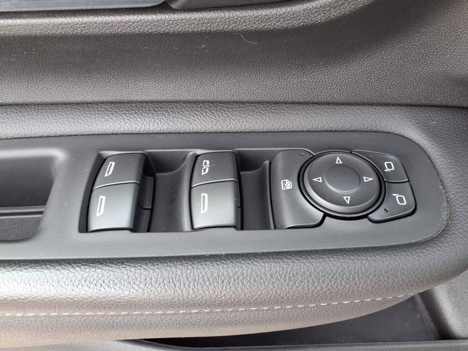 Used 2022 GMC Terrain SLE w/ Elevation Edition FWD image 18