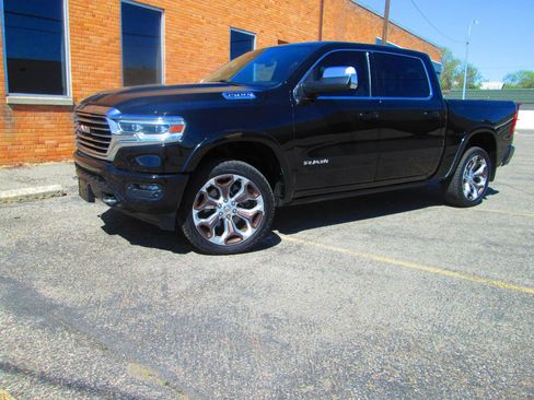 Used 2023 RAM 1500 Limited AWD/4WD image 3