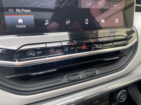 Certified 2024 Jeep Compass Limited w/ Sun and Sound Group image 26