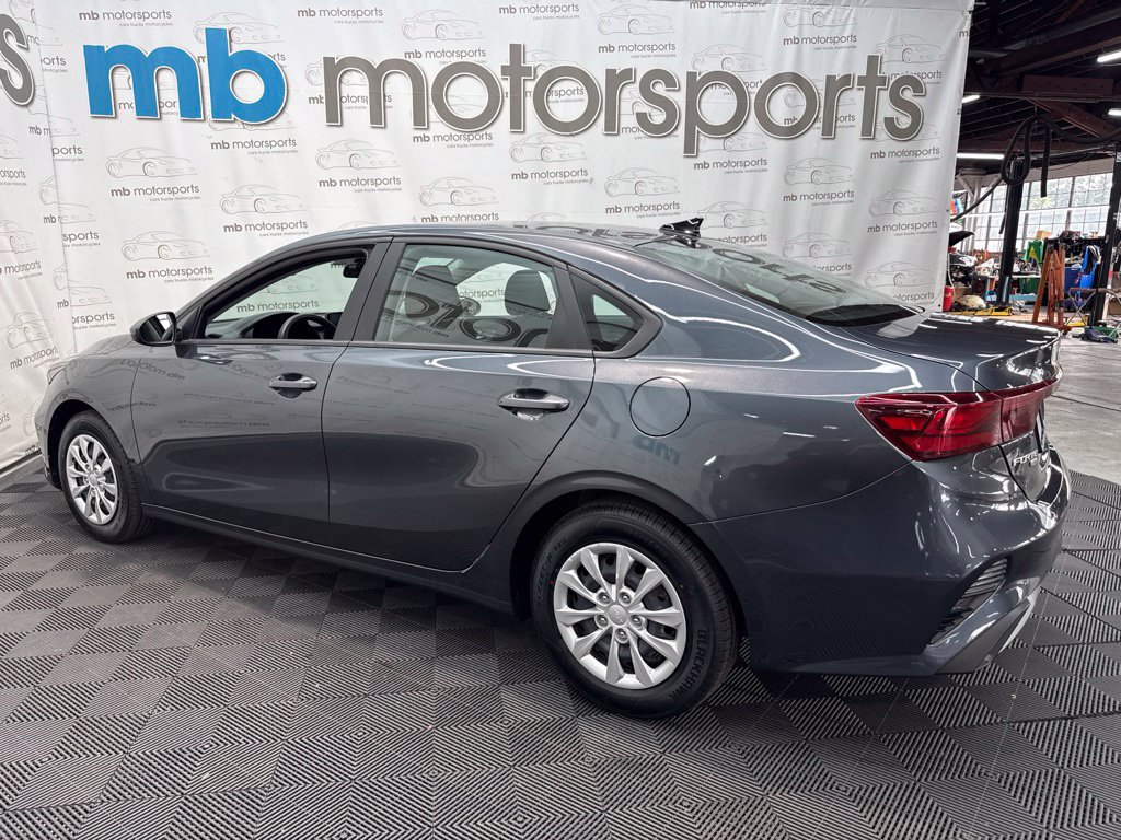 Used 2023 Kia Forte LX FWD image 3