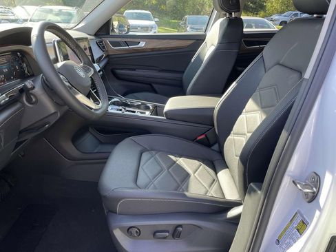 New 2026 Volkswagen Atlas SE FWD image 17