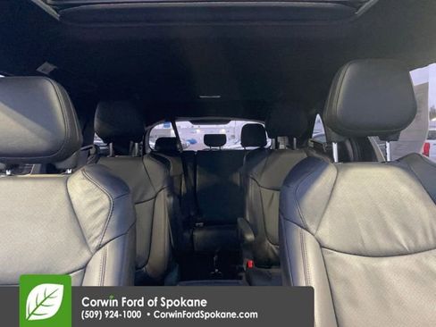 Used 2025 Toyota Sienna Platinum image 41