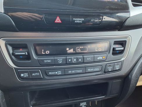 Certified 2017 Honda Pilot EX image 7