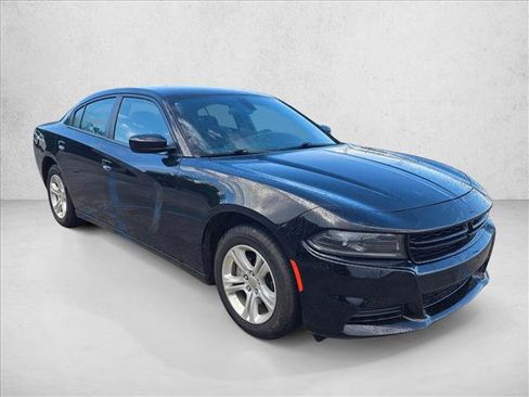Used 2023 Dodge Charger SXT RWD image 3