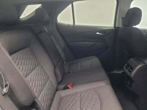Used 2021 Chevrolet Equinox LT image 19