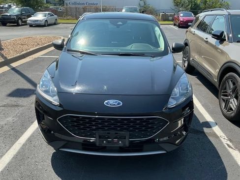 Used 2022 Ford Escape SE w/ Convenience Package FWD image 2
