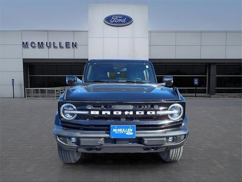 Certified 2024 Ford Bronco Outer Banks image 8