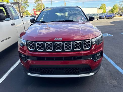 Used 2025 Jeep Compass Limited AWD/4WD image 8