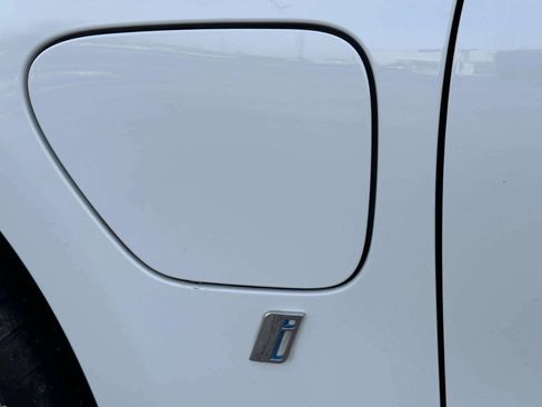 Used 2018 BMW 330e 330e iPerformance 4dr Sedan image 41