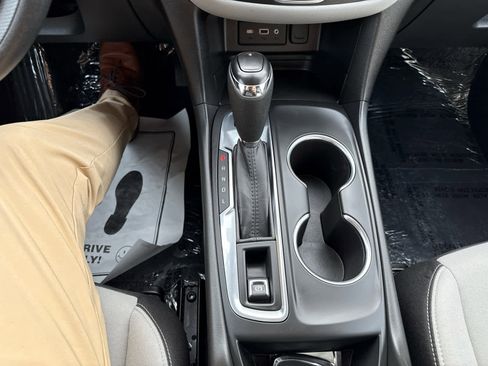 Used 2021 Chevrolet Equinox LS image 22