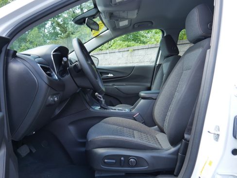 Certified 2024 Chevrolet Equinox LT AWD/4WD image 12