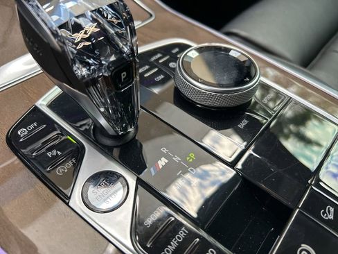 Used 2020 BMW X5 M50i image 8