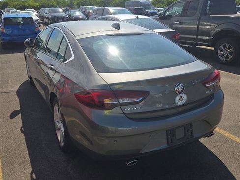 Used 2018 Buick Regal Preferred w/ Driver Confidence Package #1 FWD image 21