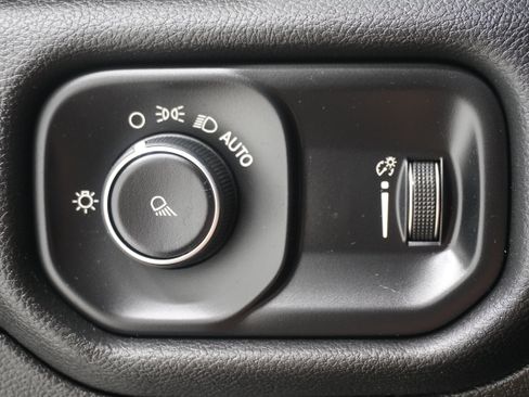 Used 2023 RAM 1500 Laramie AWD/4WD image 24