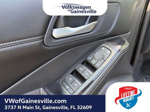 Used 2024 Nissan Rogue SL AWD/4WD image 16