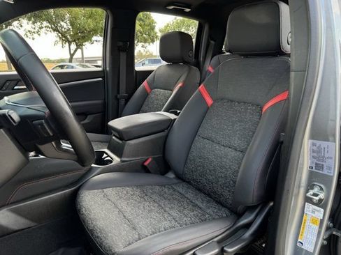 Used 2023 Chevrolet Colorado Z71 w/ Advanced Trailering Package AWD/4WD image 31
