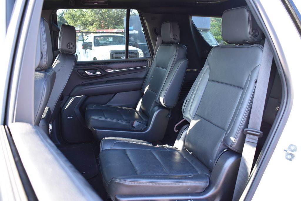 Used 2023 GMC Yukon Denali AWD/4WD image 7