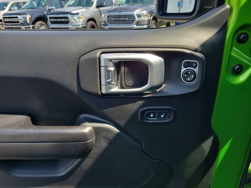 Used 2018 Jeep Wrangler Unlimited Sport S AWD/4WD image 20