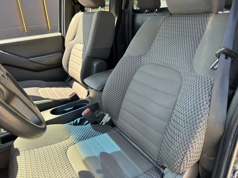 Used 2011 Nissan Frontier SV RWD image 16
