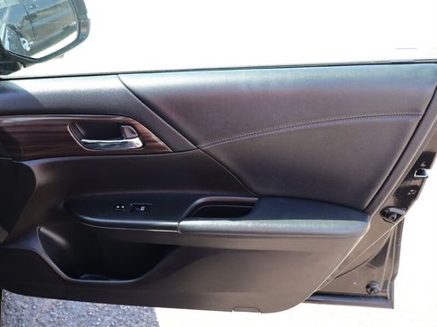 Used 2016 Honda Accord EX-L image 17