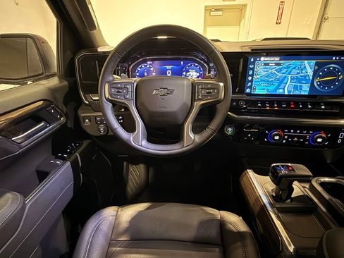 Used 2025 Chevrolet Silverado 1500 LT Trail Boss w/ Convenience Package II AWD/4WD image 30
