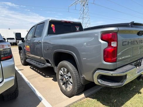 Used 2024 Chevrolet Silverado 2500 LT w/ Texas Edition AWD/4WD image 4