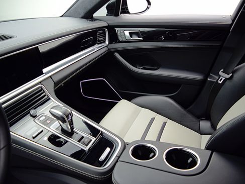 Used 2023 Porsche Panamera GTS image 24