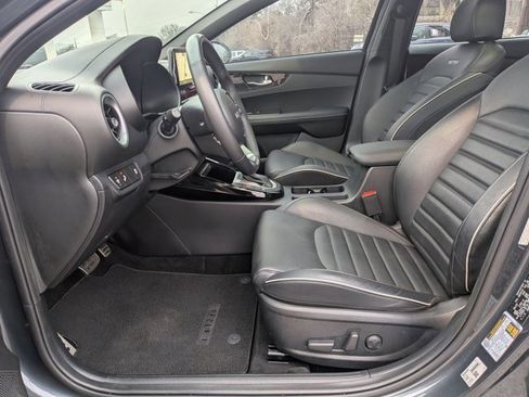 Used 2024 Kia Forte GT-Line w/ GT-Line Premium Package image 16