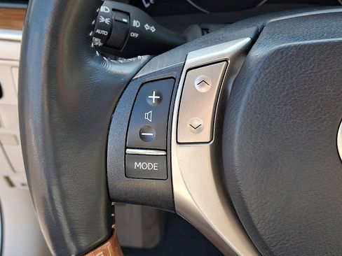 Used 2015 Lexus ES 300h w/ Navigation System Package FWD image 22