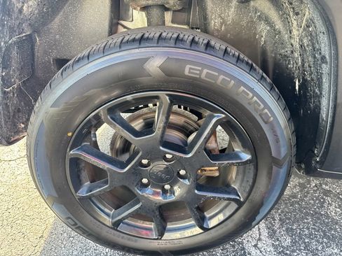 Used 2020 Jeep Renegade Altitude AWD/4WD image 39