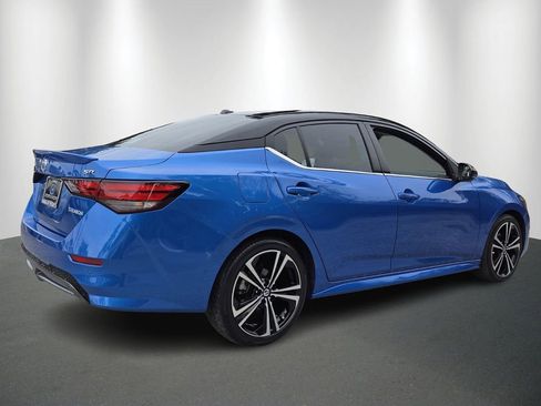 Used 2022 Nissan Sentra SR w/ Lighting Package image 7